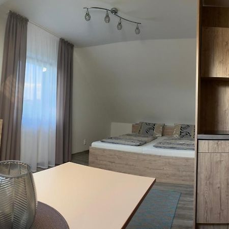 Апартаменты Apartman Valnela Велька-Ломница Экстерьер фото